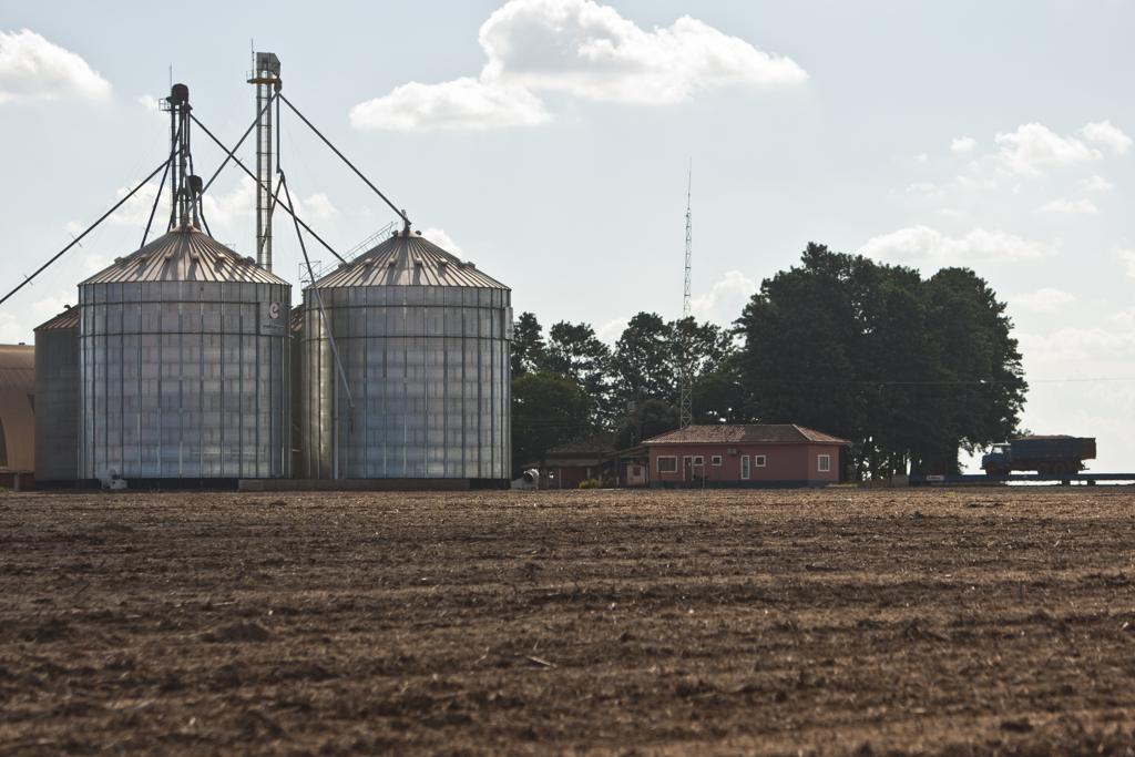 Paraná foi o terceiro estado que mais investiu em armazéns nos últimos dois anos. Desde 2012, adicionou 1 milhão de toneladas à sua capacidade de estocagem . | Marcelo Andrade / Gazeta do Povo