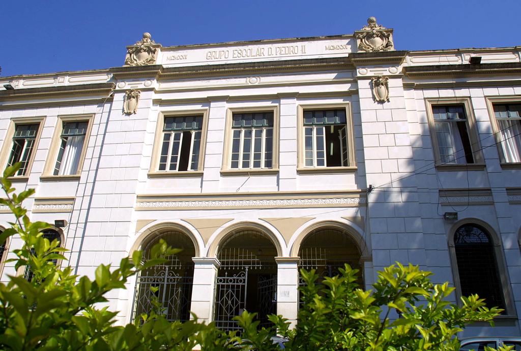 A possibilidade de fechamento de escolas tradicionais como o Dom Pedro II, no Batel, mobilizou pais e alunos contra a Seed. | Rodolfo Buhrer/Arquivo/Gazeta do Povo