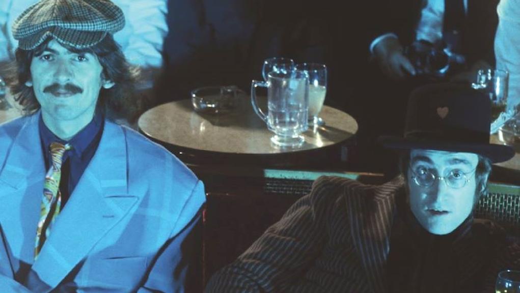 George Harrison e John Lennon em Londres, em 1967. | /Divulgação