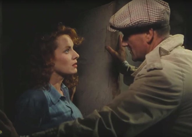 Maureen protagonizou um dos beijos mais famosos do cinema, ao lado de John Wayne | Reprodução/YouTube
