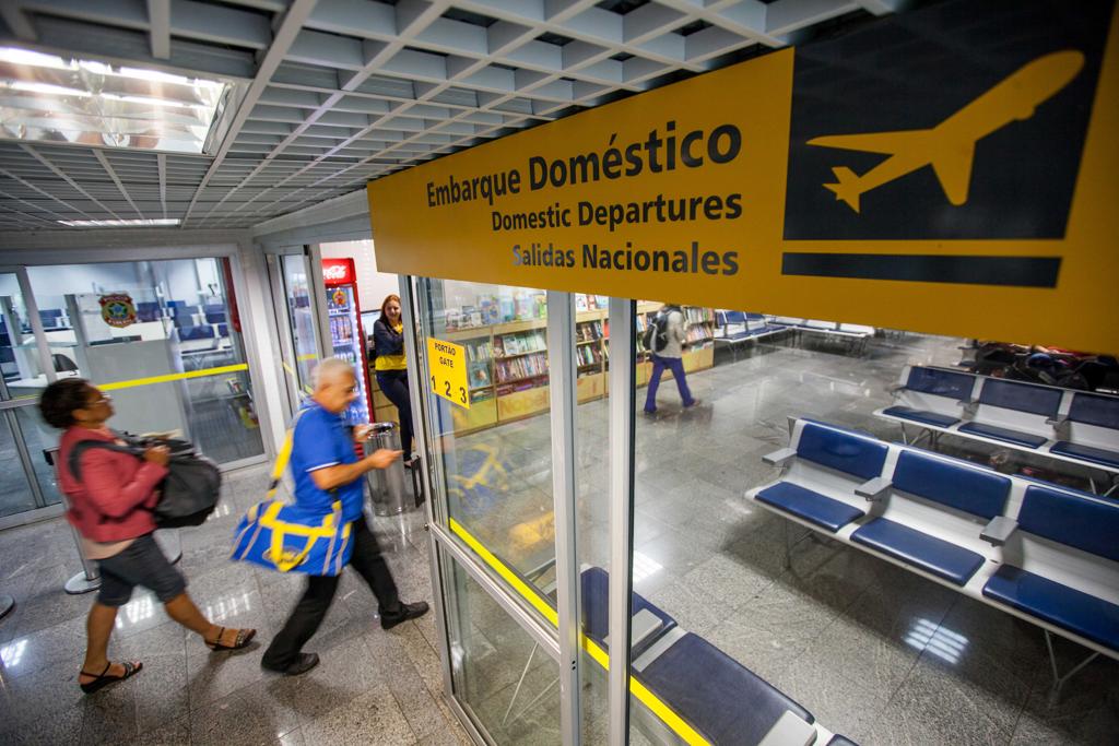 Na hora de escolher o voo para o passeio, 53% dos entrevistados disseram optar pelo mais barato | Kiko Sierich/Gazeta do Povo