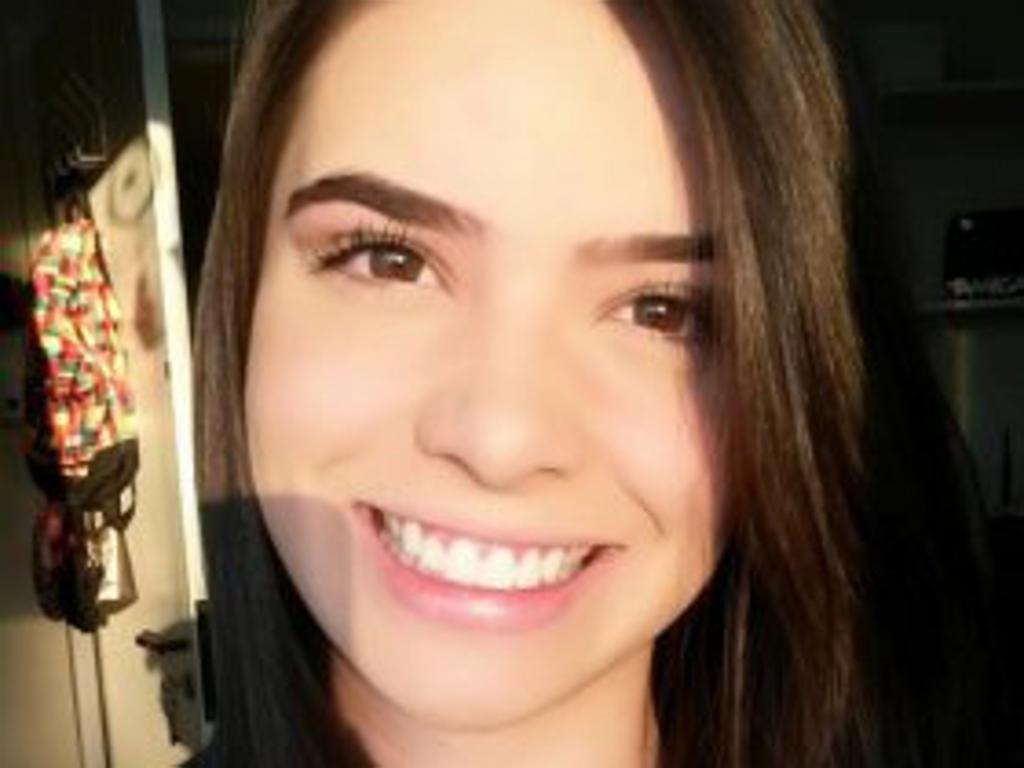Bárbara tinha 16 anos e voltava para casa quando foi atingida por tiro disparado por policial. | Reprodução/Facebook