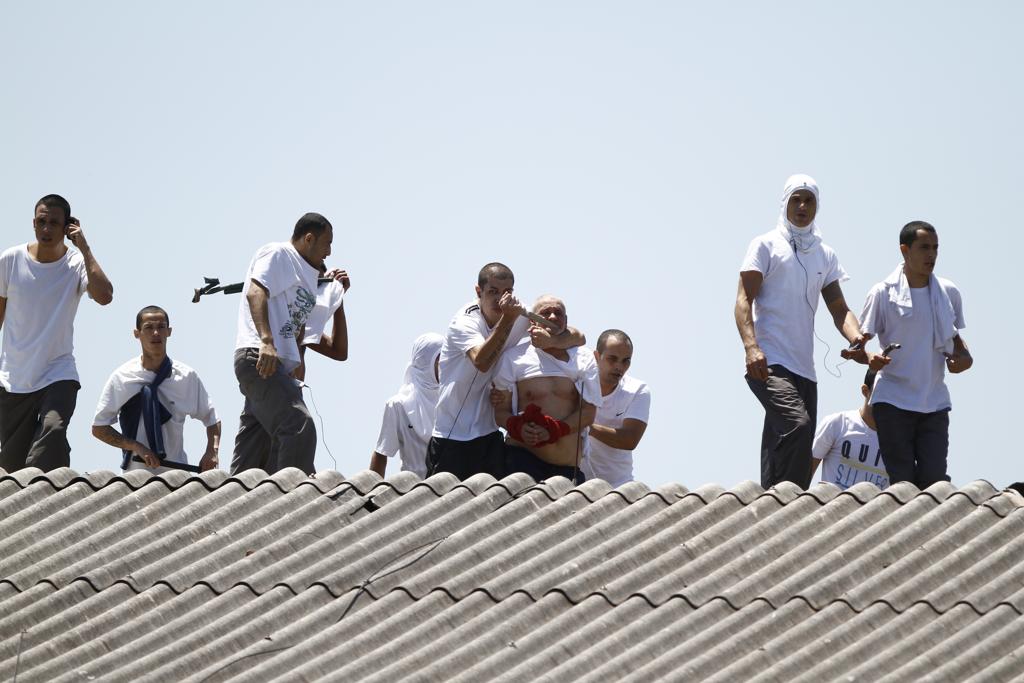 Rebelião que estourou ontem, em Londrina, pode ser a primeira de uma série. Superlotação e as más condições persistem. | Roberto Custodio/Jornal de Londrina