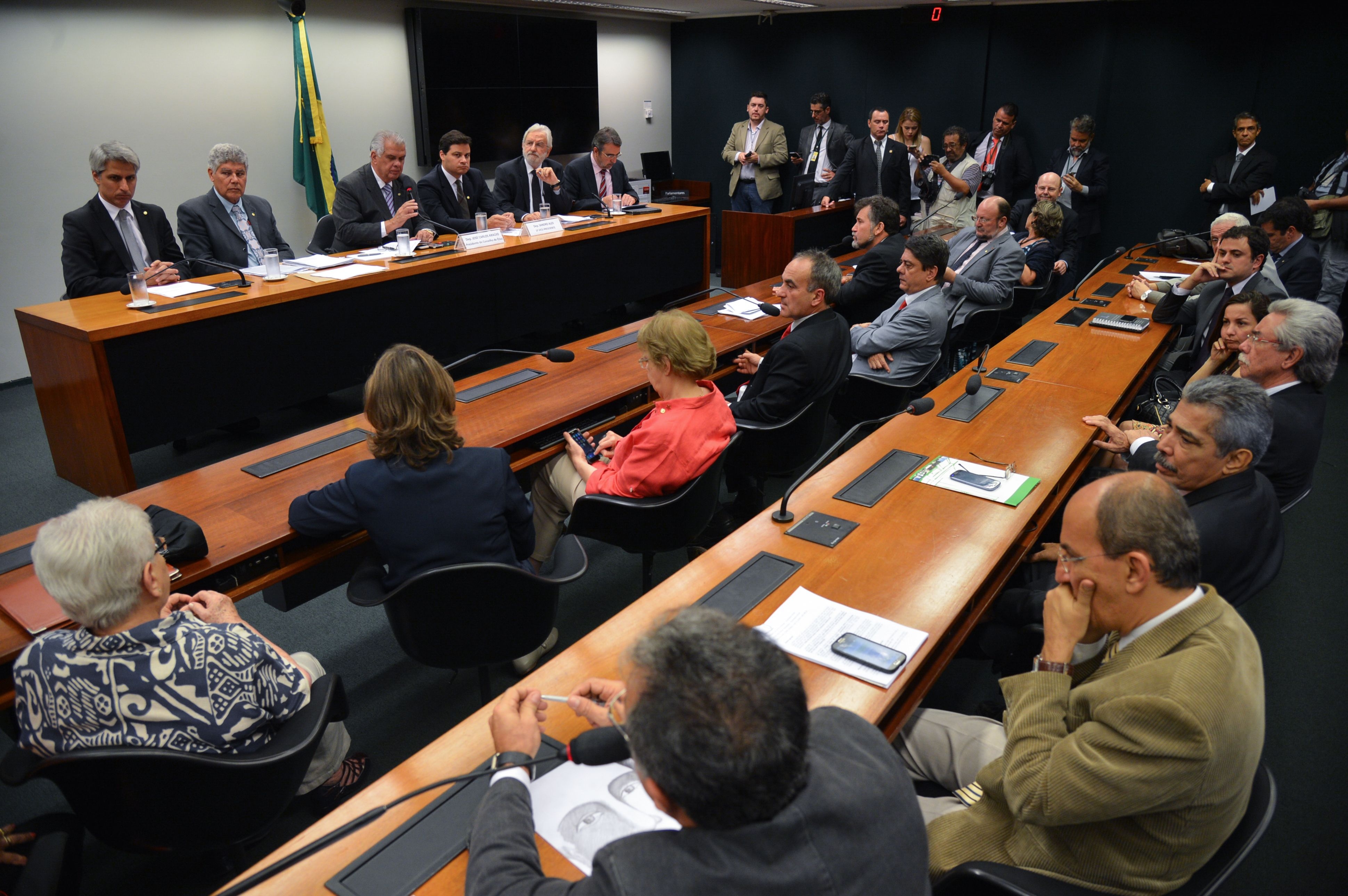 Uma vez definido o relator, abre-se o prazo, não prorrogável, de 90 dias úteis para o plenário da Câmara votar a cassação do mandato de Cunha. | /