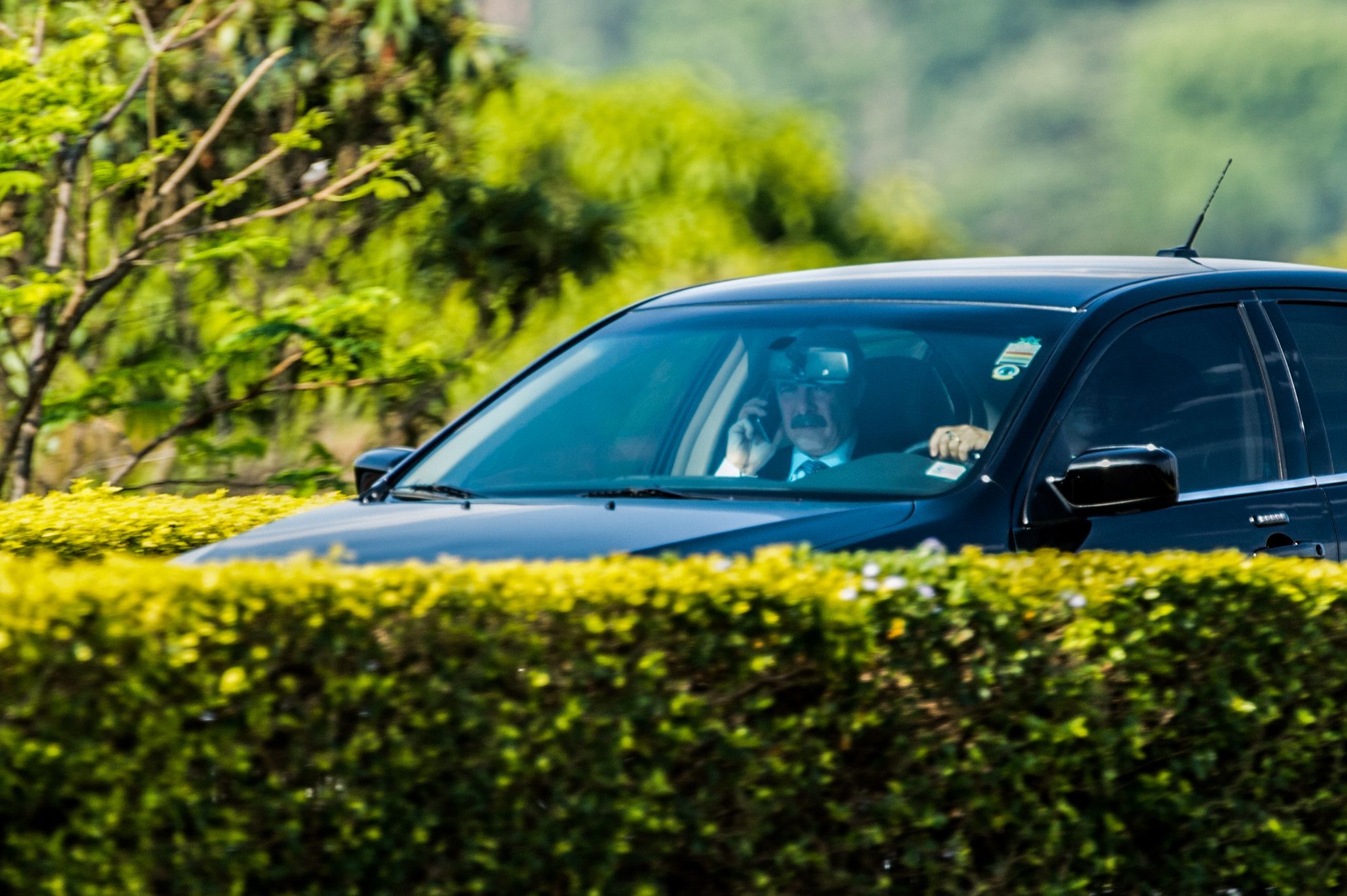 Mercadante deixa o Palácio da Alvorada após reunião com Dilma: troca da Casa Civil pela Educação. | Fabio Rodrigues Pozzebom/Agência Brasil