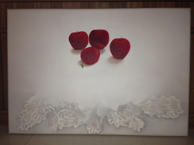 Rendas, maçãs que emulan Cézanne - Lígia Nocera se livrou da ditadura dos “copos de leite”, tema que o mercado de arte lhe exigia. | Acervo família Nocera Paulin