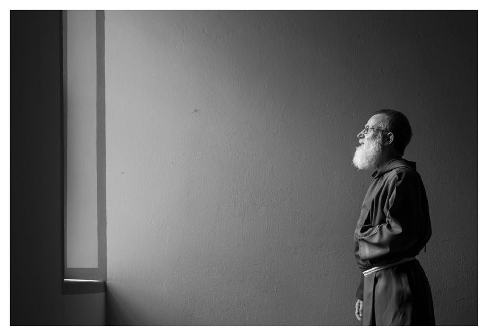 O capuchinho frei Pedro Brondani, criador da Pastoral da Aids, um dos entrevistados da série Perfil 2015, | Jonathan Campos/Gazeta do Povo