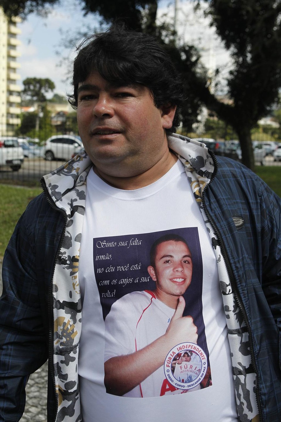 José Roberto Gonciero clama por justiça pela morte do filho, em 2012. | JONATHAN CAMPOS/GAZETA DO POVO