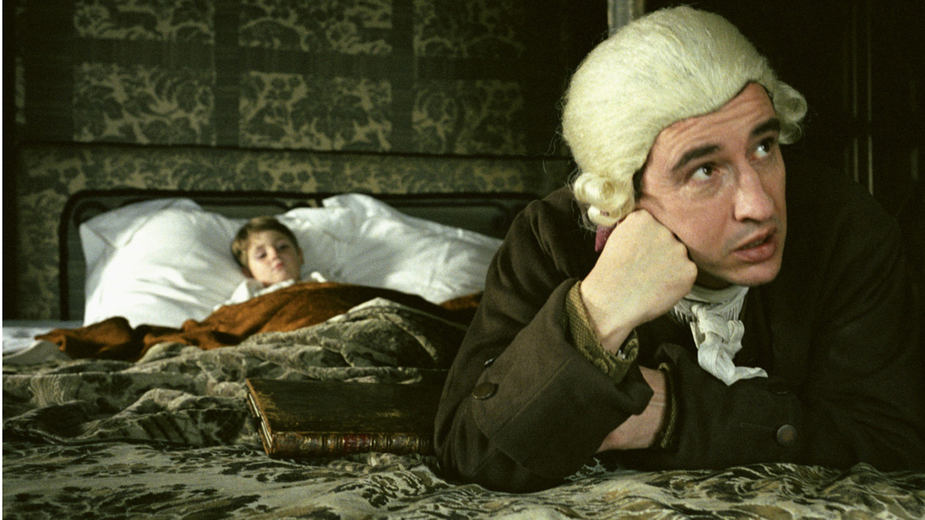 Cena de “Tristram Shandy – A Cock and Bull Story”, de Michael Winterbottom: filme com Steve Coogan (dir.) fala sobre os obstáculos de se levar ao cinema um livro complexo publicado em 1759. | Divulgação