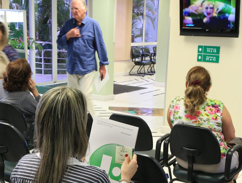 Sala de espera de plano de saúde: dificuldade para obter  autorização para consultas e exames. | Ivonaldo Alexandre/Gazeta do Povo