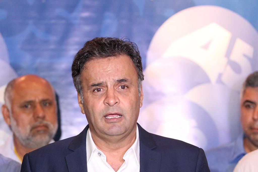 “Os efeitos dessas mudanças serão efêmeros e a presidente da República continuará precisando mostrar ao País que tem condições de tirá-lo da gravíssima crise na qual seu governo nos mergulhou”, disse Aécio. | Foto: George Gianni/Fotos Públicas