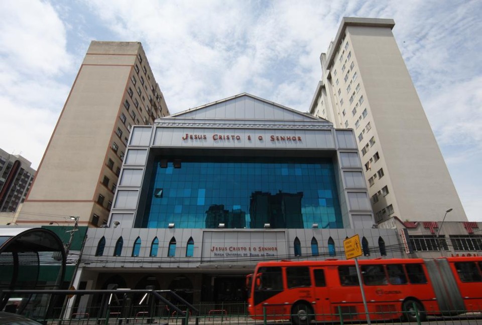 Emenda que pede a regularização de imóveis comunitários isenta igrejas de pagamento durante processo. Proposta é polêmica e depende da aprovação de outra emenda nesta quarta-feira (7). | Aniele Nascimento/Gazeta do Povo