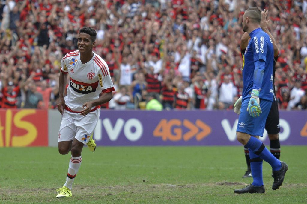 Gabriel comemora gol sobre o Joinville | Folhapress