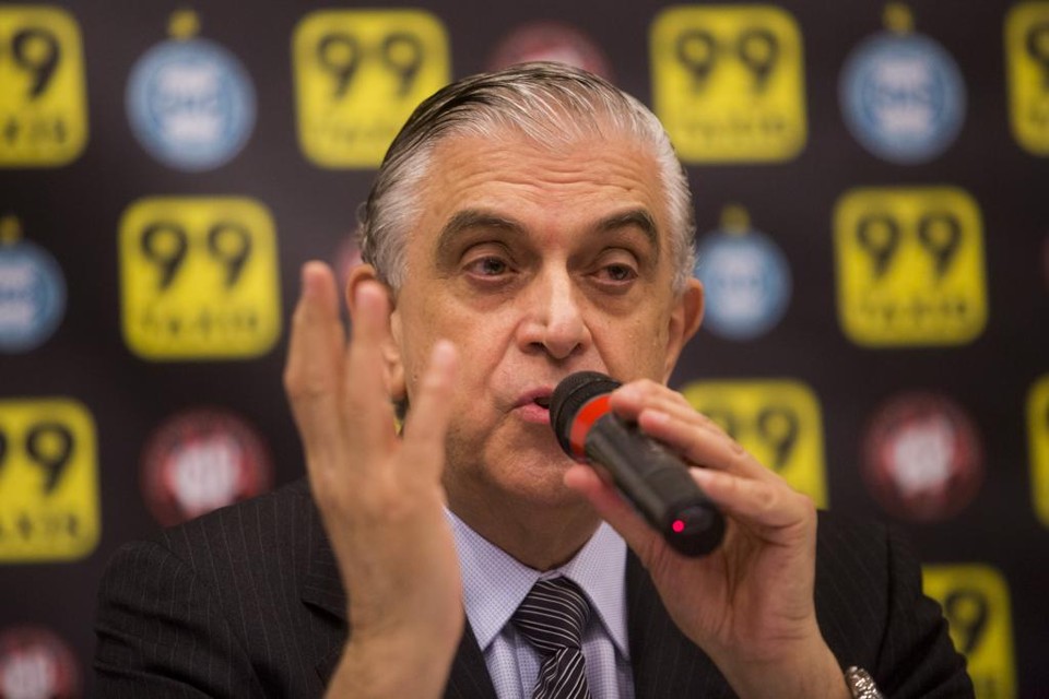 Petraglia falou sobre a demissão de Milton Mendes nas redes sociais. | Brunno Covello/Gazeta do Povo