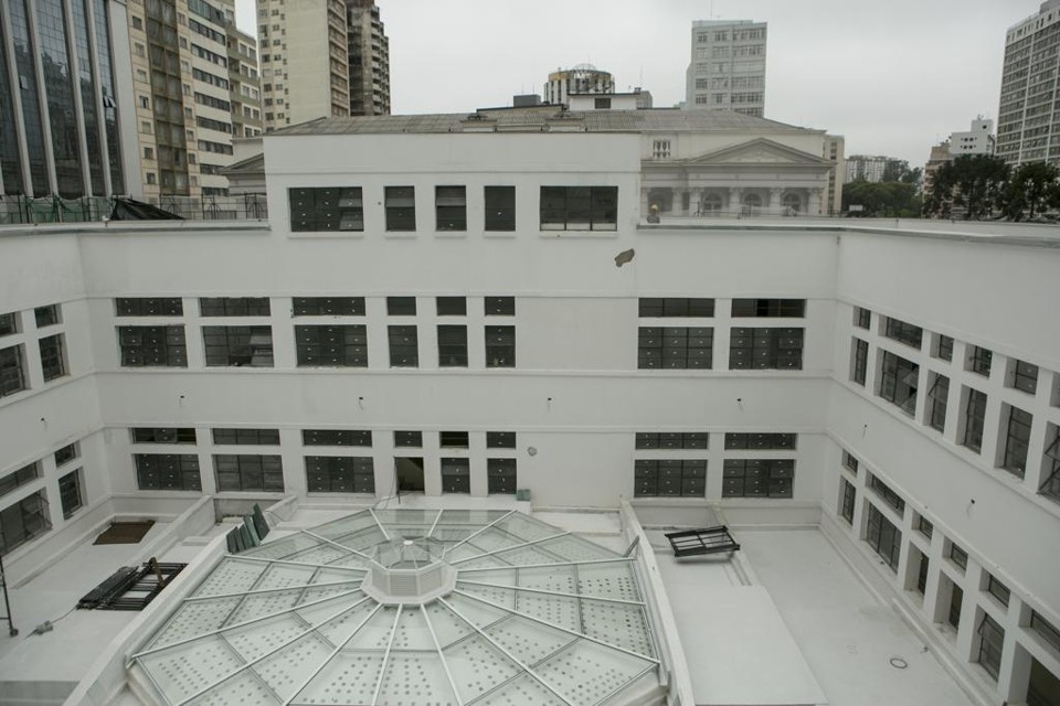 A cúpula no interior do prédio do Correio velho foi restaurada. | Marcelo Andrade/Gazeta do Povo