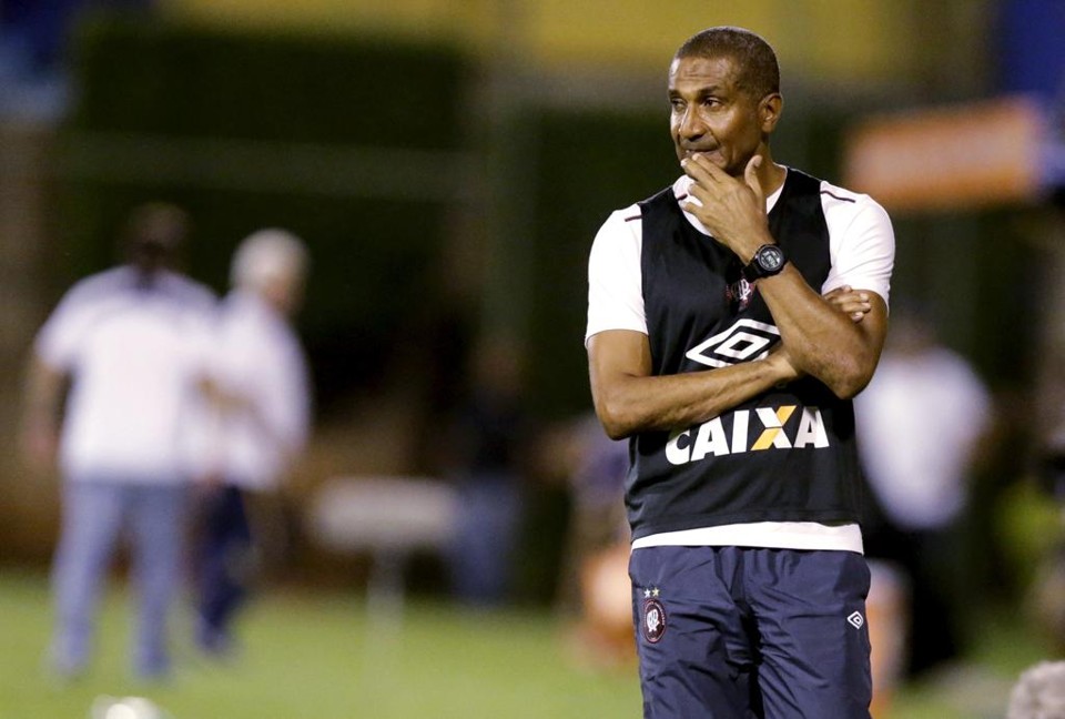 Para Cristóvão, se o Atlético tivesse feito um bom primeiro tempo contra o Luqueño teria passado de fase. | JORGE ADORNO/REUTERS