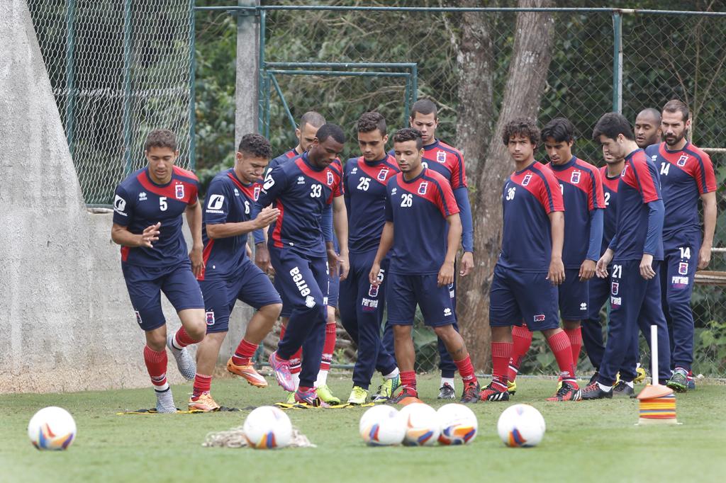 Paraná tem dez rodadas para definir quem fica no elenco para 2016 | Aniele Nascimento/Gazeta do Povo