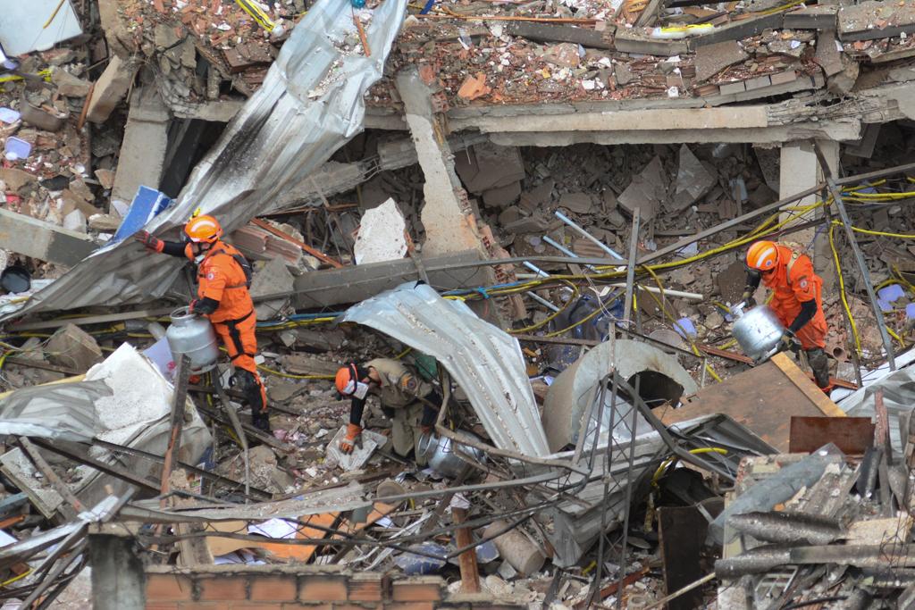 | Erbs Jr./Frame/Folhapress