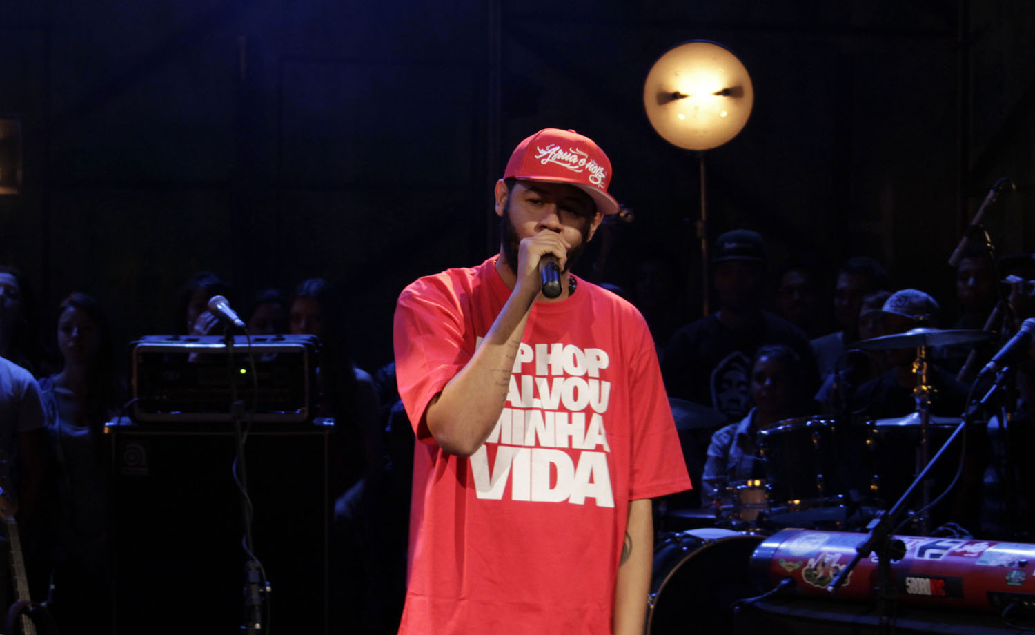 Emicida relembra a função do rap em novo álbum. | Aline Cusato/Divulgação