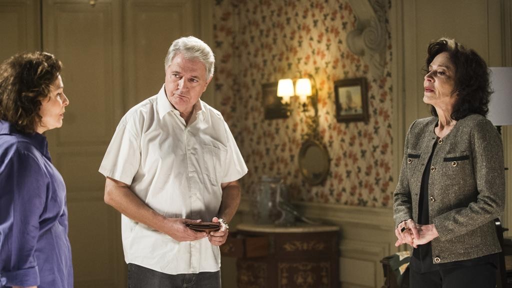 Yoná Magalhães (à direita), em cena de “Sangue Bom”.