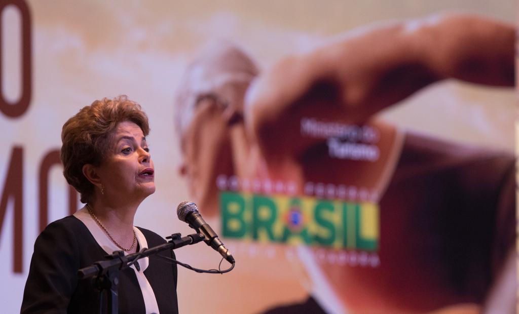 O governo se prepara para quitar as dívidas com os bancos, que em 2015 ultrapassam os R$ 40 bilhões, segundo denúncia do Ministério Público em apuração. | LULA MARQUES/ Agência PT/Fotos Públicas