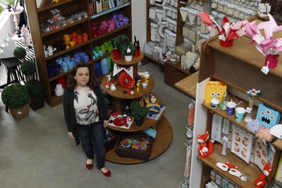 Mariceli, da Decore&Comemore: design próprio para se diferenciar no mercado. | Aniele Nascimento/Gazeta do Povo