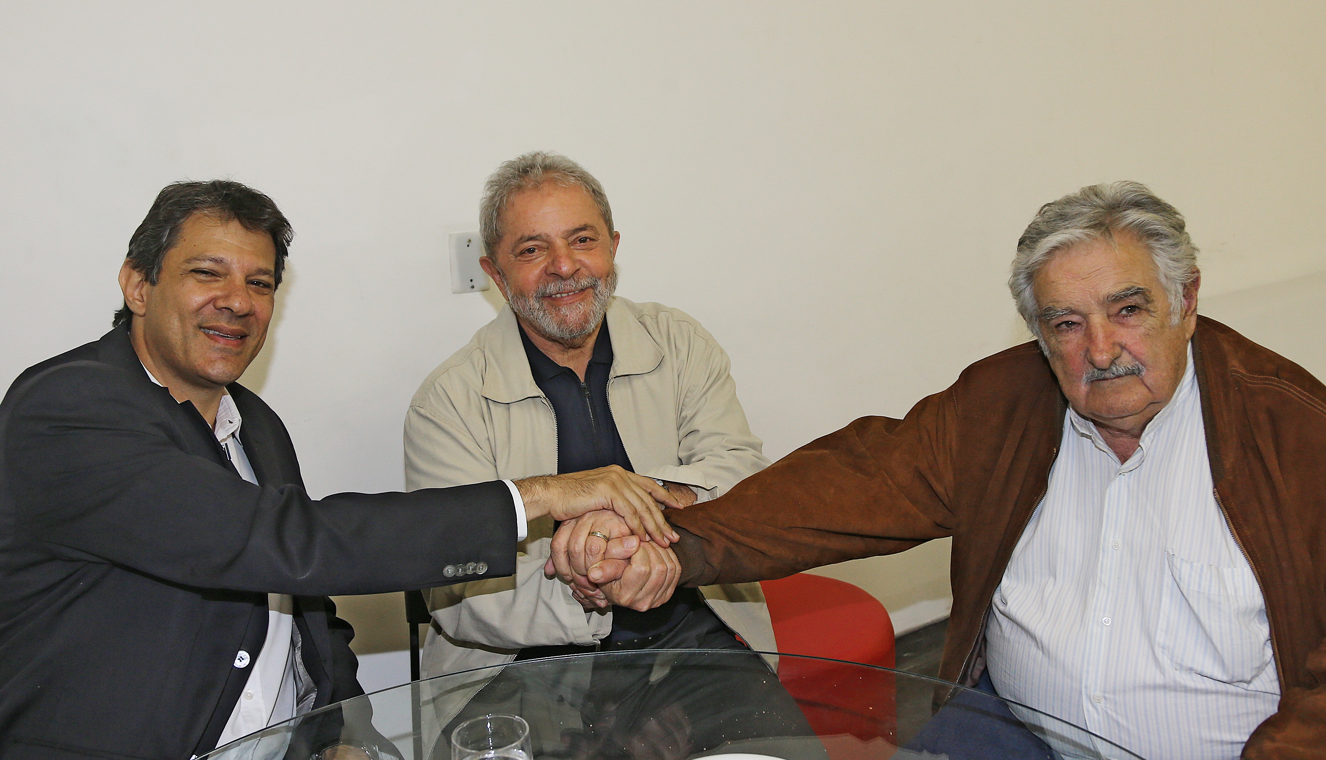 Para o ex-presidente, a política é fundamental para superar a crise. “Não adianta terceirizar a política. Precisamos de dirigentes com disposição para enfrentar a crise”. | /