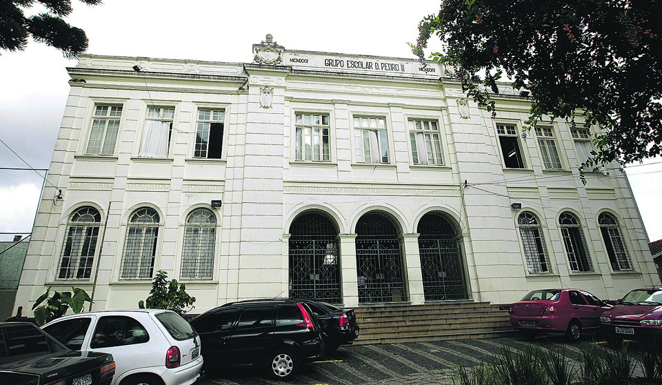 Colégio Estadual Dom Pedro II, no Batel, está na lista das escolas de Curitiba que passarão por reformulações. | Valterci Santos/Gazeta do Povo/Arquivo