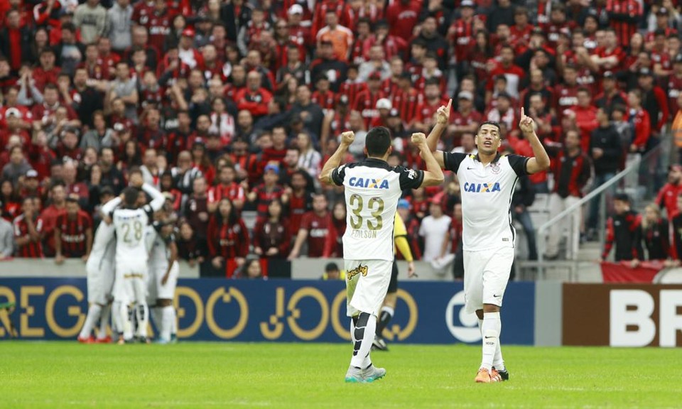 Para Eduardo, Atlético deveria ter respeitado o Timão | Daniel Castellano/Gazeta do Povo