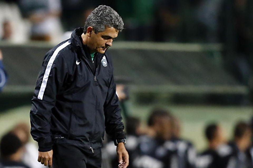 Para Ney Franco, árbitro errou em dois gols contra o Coxa, mas JEC jogou melhor. | Albari Rosa/Gazeta do Povo