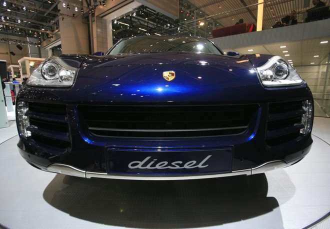 Porsche Cayenne a diesel é exibido no salão do automóvel de Genebra, em foto de 2009 | DENIS BALIBOUSE/REUTERS