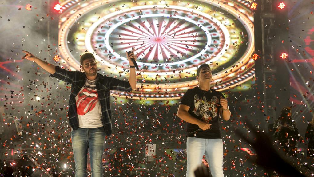 Dupla Henrique e Juliano, que teve videoclipe mais assistido na web | Brunno Covello/Gazeta do Povo