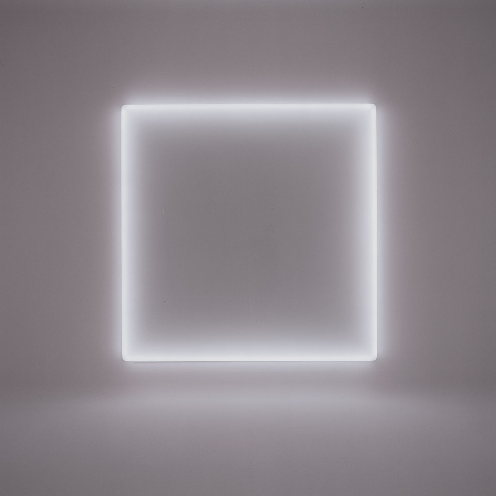 Obra de Doug Wheeler usa luz e formas para causar efeito de névoa. | /Divulgação