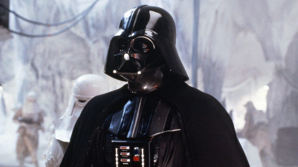 Réplicas de capacetes de Darth Vader estão entre os artigos que serão leiloados | Divulgação/