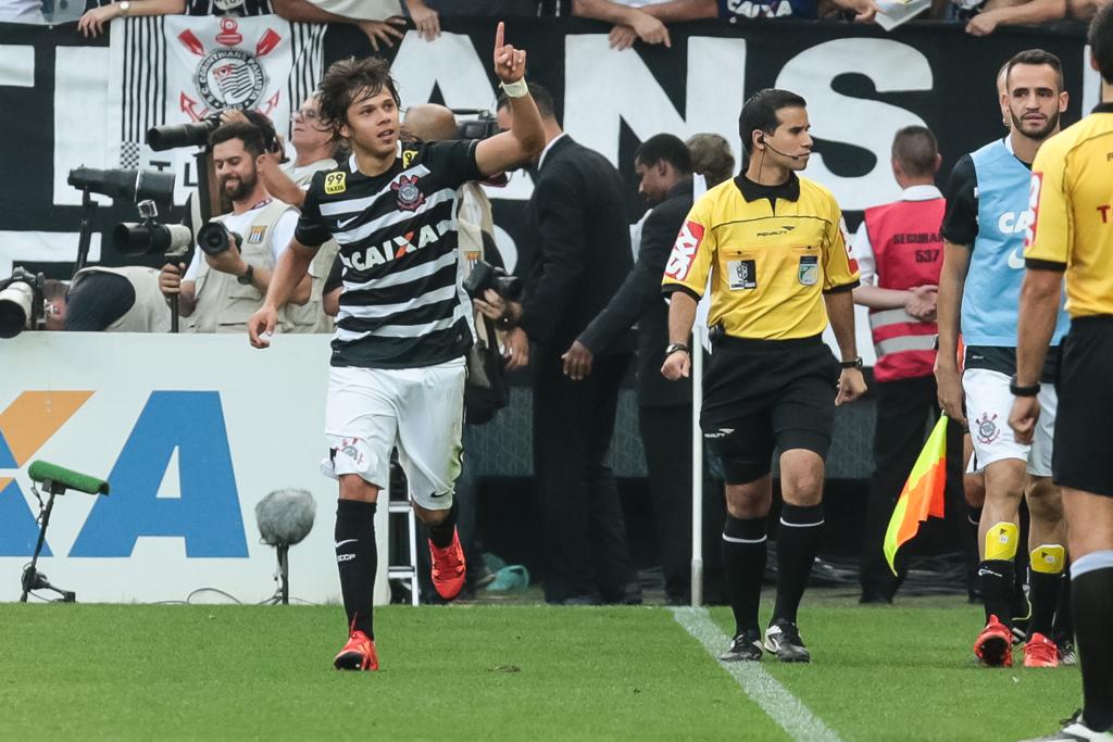 O paraguaio Angel Romero ganhou uma chance entre os titulares do Corinthians e teve importante atuação contra o São Paulo. | Rodrigo Gazzanel/Futura Press/Folhapress
