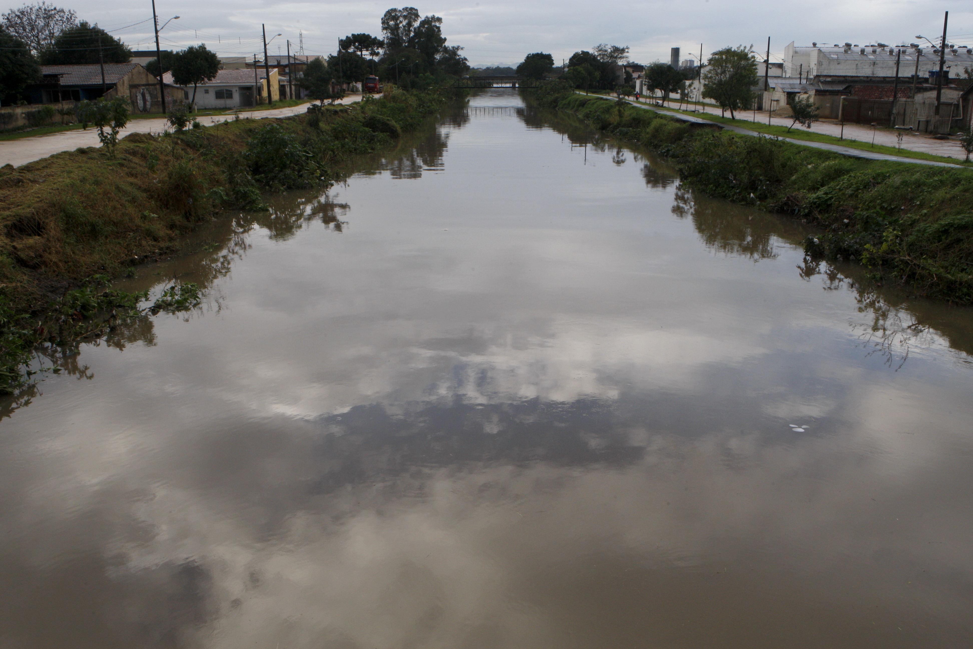 Três pontos do Rio Belém receberam classificação ruim. | Aniele Nascimento/Gazeta do Povo