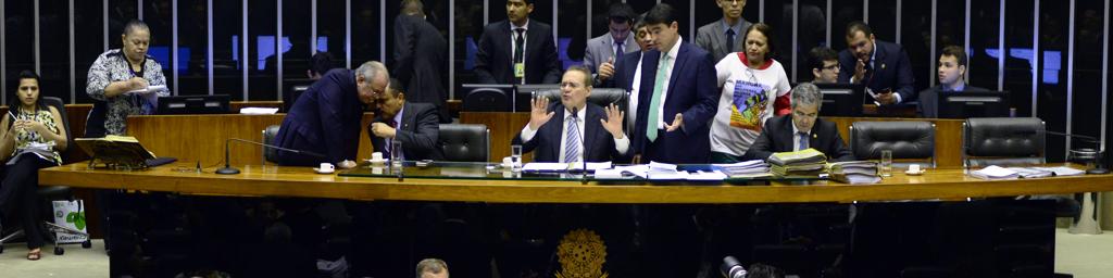 Dilma vetou a medida ao sancionar, em julho, a lei que prorroga até 2019 a política de reajuste do salário mínimo. | GUSTAVO LIMA/