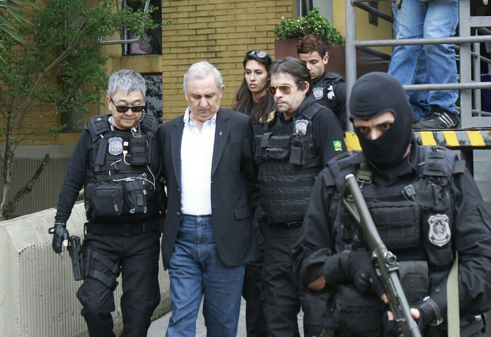 José Carlos Bumlai chega para exames no IML de Curitiba. | Daniel Castellano/Gazeta do Povo