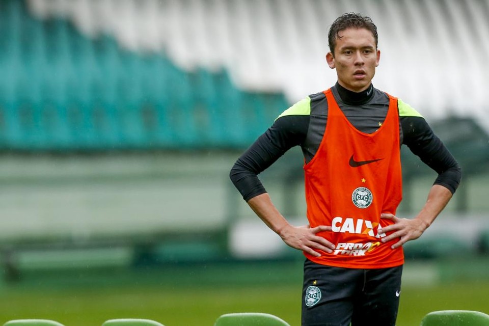 Keirrison se recusou a jogar contra o Figueirense porque não está com salários em dia. | Hugo Harada/Gazeta do Povo