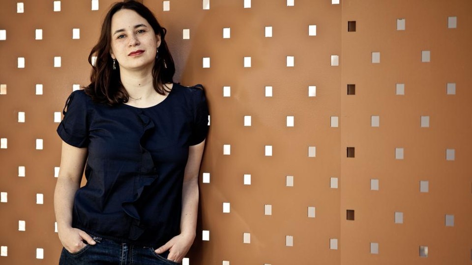 Ana Martins Marques explora fronteiras sentimentais no “Livro das Semelhanças” Poeta foi ganhadora do Prêmio da Biblioteca Nacional em 2012, com o livro “Da Arte das Armadilhas”. | Rodrigo Valente/Divulgação