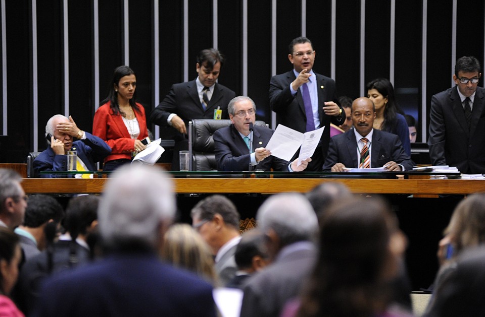 No fim de outubro, Teori negou pedido de sigilo para este inquérito que apura se Cunha, sua mulher, a jornalista Claudia Cruz, e uma de suas filhas movimentaram recursos no exterior desviados da Petrobras e teriam cometido corrupção, lavagem de dinheiro e evasão de divisas. | LUIS MACEDO/