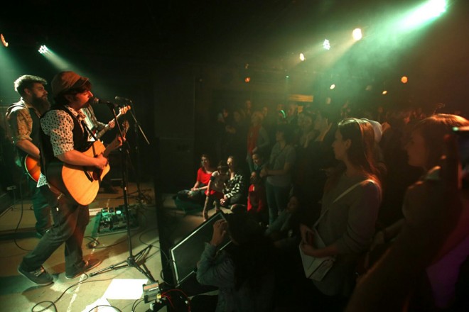 Namorada Belga faz o penúltimo show do TUC. | Marcelo Andrade/Gazeta do Povo