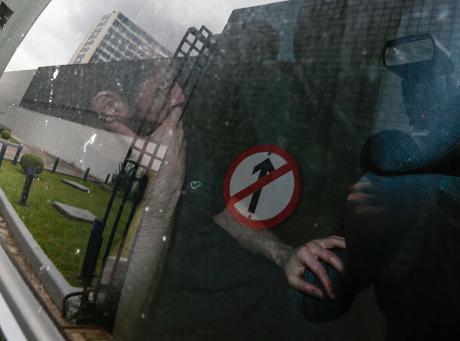 Fernando Baiano deixa a Justiça Federal em Curitiba: liberdade com tornozeleira eletrônica. | Henry Milleo/Gazeta do Povo