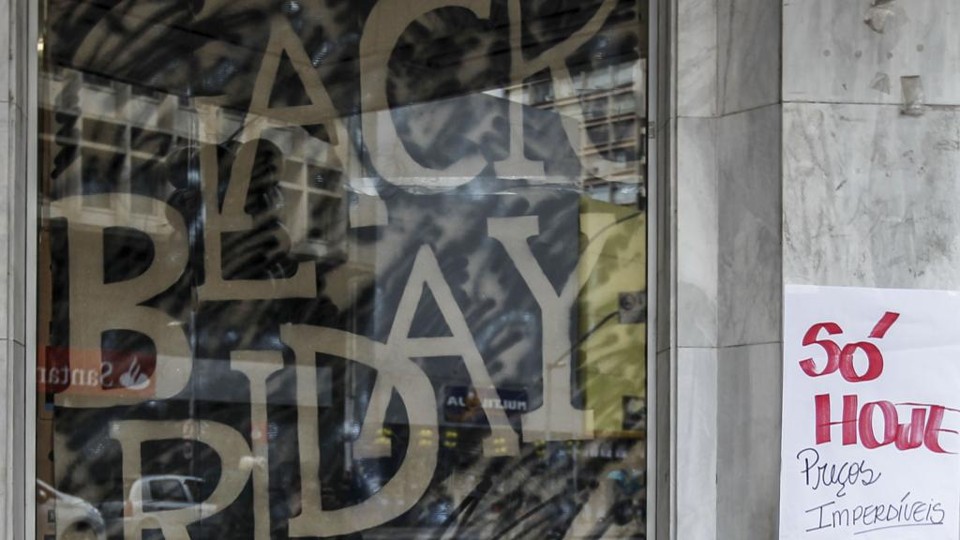 Dia de promoções traz produtos com desconto na internet e em lojas físicas | Jonathan Campos/Gazeta do Povo