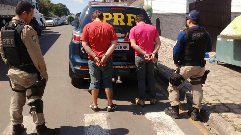 Detidos estão na delegacia de Campina Grande do Sul | Polícia Rodoviária Federal/Divulgação