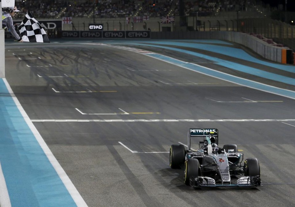 Rosberg conclui temporada da Fórmula 1 com 3ª vitória seguida Nico Rosberg termina ano em alta. | HAMAD I MOHAMMED/REUTERS
