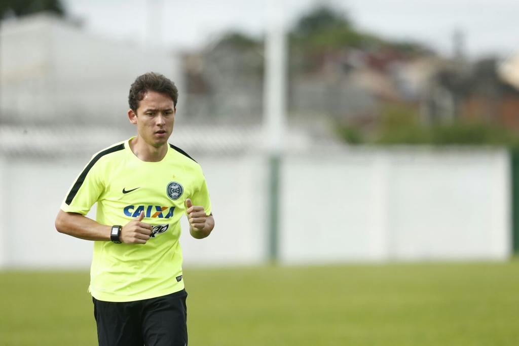 Keirrison voltou a treinar com o elenco do Coritiba nesta sexta-feira | Hugo Harada/Gazeta do Povo