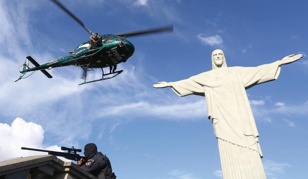 Policiais em treinamento para grandes eventos no Rio de Janeiro: estrutura de segurança receberá reforços estaduais e nacionais durante os Jogos Olímpicos. | Rogério Santana/GERJ