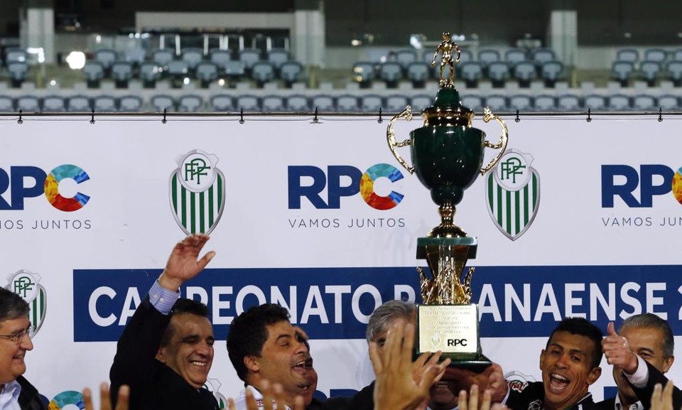 Troféu do Campeonato Paranaense: disputa começa 30 de janeiro. | Albari Rosa/Gazeta do Povo