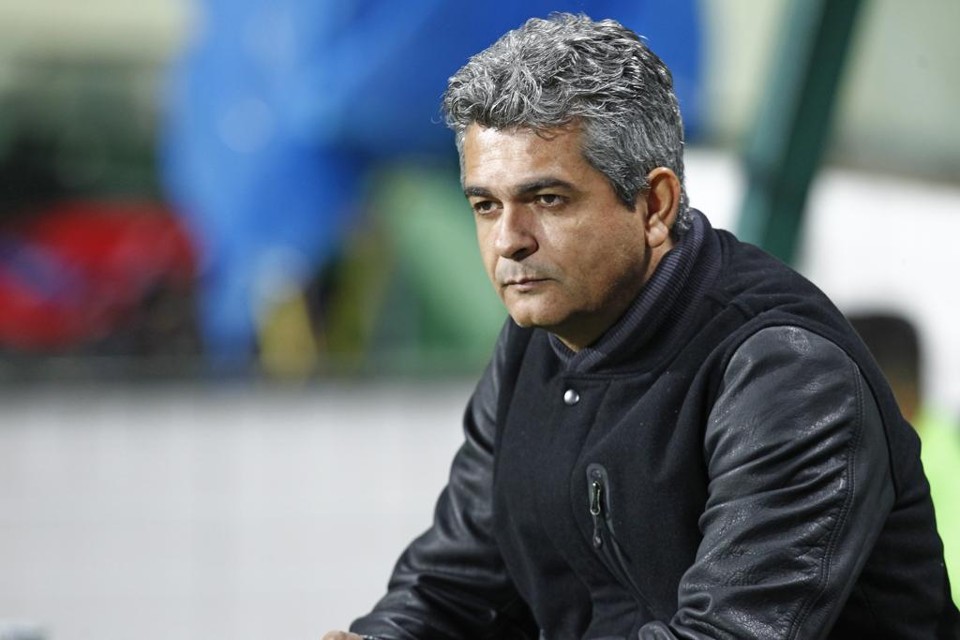 Ney Franco concorda com a demissão, mas se diz frustrado por deixar o trabalho antes do fim do Brasileiro. | Antônio More/Gazeta do Povo
